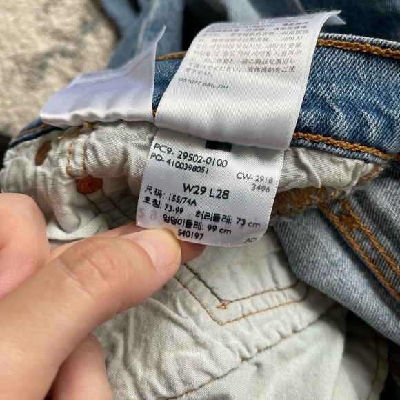 Button Fly Straight Levi Jeans - Picture 6 of 6